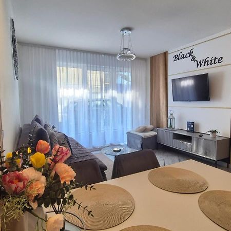 Apartament Black-White Мельно Экстерьер фото