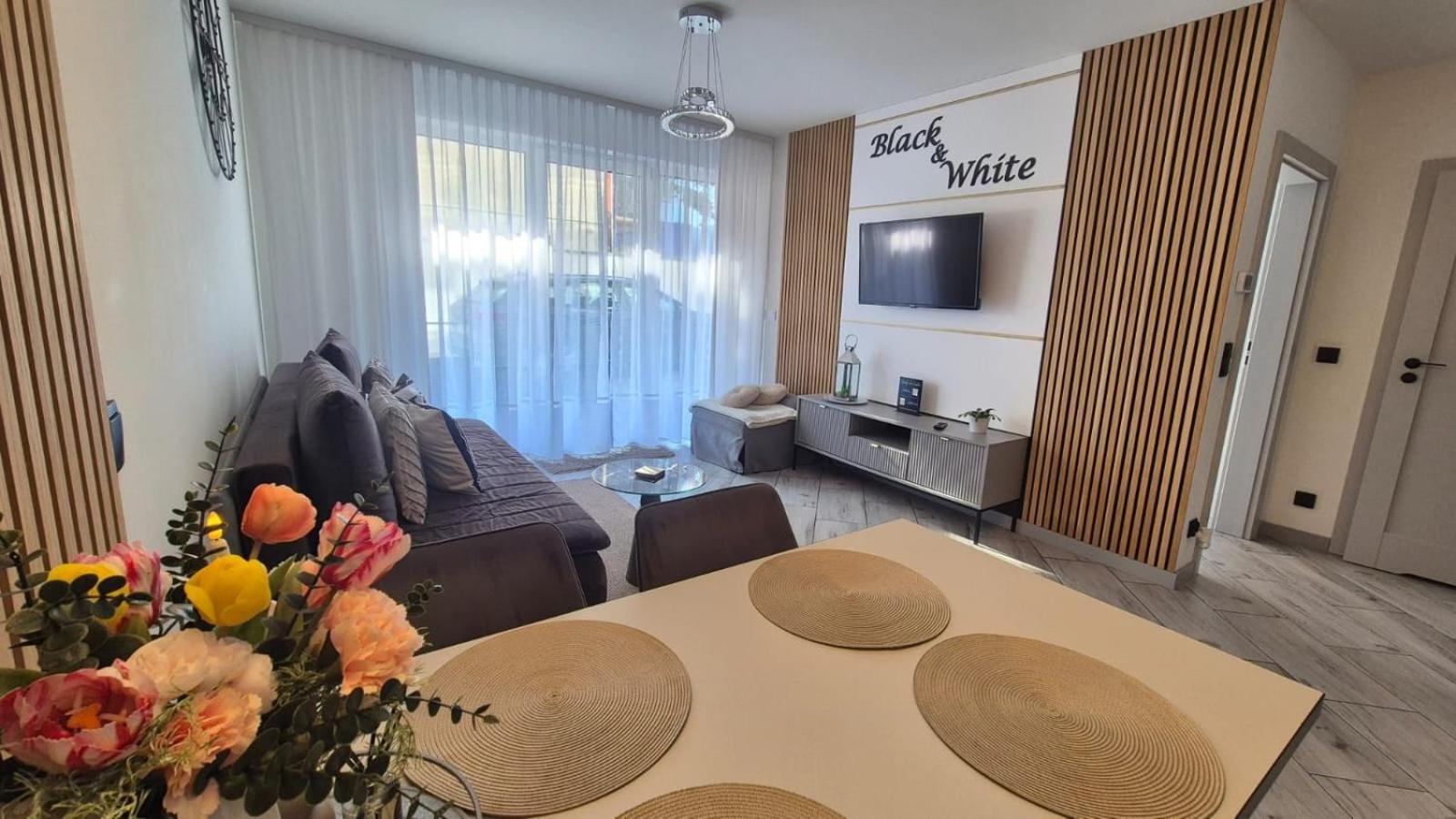 Apartament Black-White Мельно Экстерьер фото